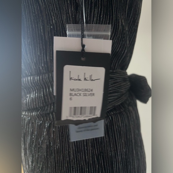 NWT Nicole Miller Camellia Jumpsuit. Size 6. Black Silver. Flutter sleeve. Party - Picture 7 of 11